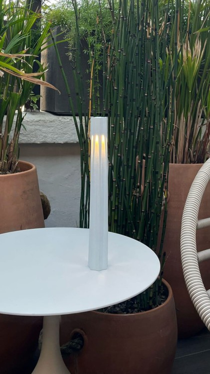 elegancka lampa stołowa Accento Luce Plissè do salonu i hotelu