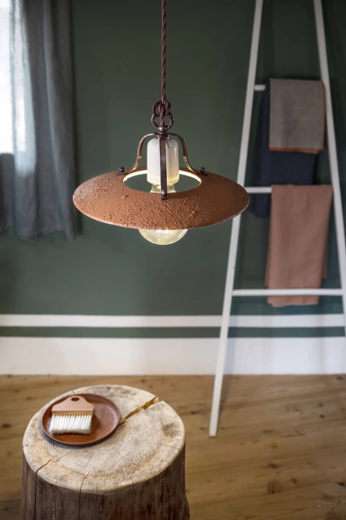 lampa wisząca Ferroluce rustykalna włoska restauracja naturalne wnętrze