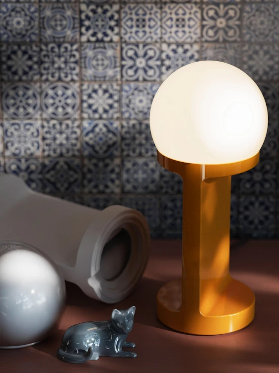 designerska lampka stołowa Ferroluce C2780 do restauracji i salonu