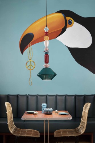 lampa wisząca dekoracyjna nad stołem wnętrze deco subtelna elegancja