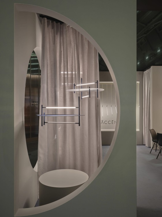 designerska lampa sufitowa Oì Circle Accento Luce do salonu i jadalni